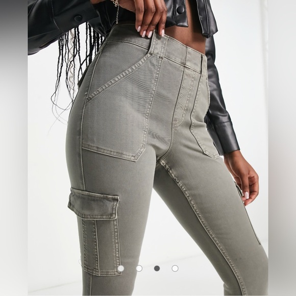 Spanx high waist skinny cargo pants in gray. Size medium - Picture 3 of 6